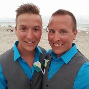 Meet your Posher, Troy